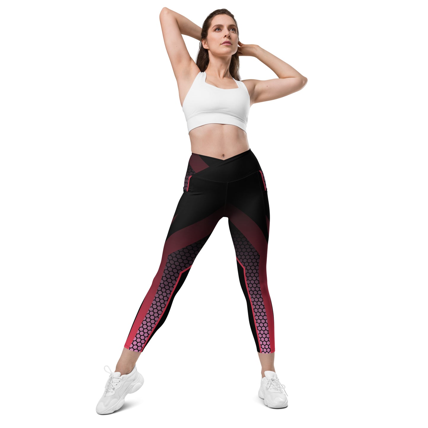 Gönne dir die trendige und schmeichelhafte V-Bund-Leggings mit Taschen.  Spüre während deines gesamten Trainings außergewöhnlichen Komfort und halte deine Wertsachen in den praktischen Seitentaschen immer griffbereit. 