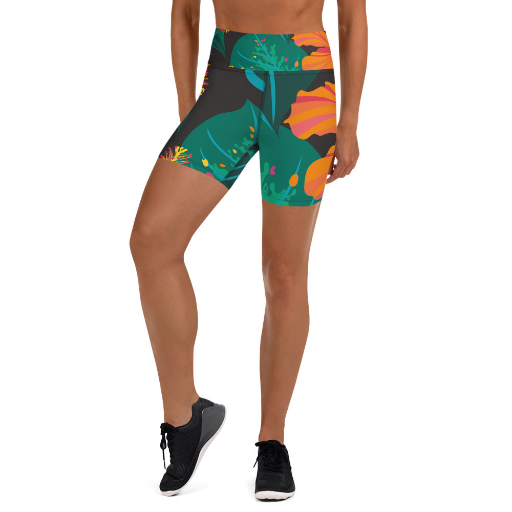 Diese Shorts besitzen eine körperbetonte Passform, sodass du sich auch bei intensiven Workouts wohl fühlst. Sie haben einen hohen Bund und sind aus weichem Mikrofasergarn gefertigt. 