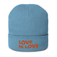 Gerippte Bio-Beanie 'Love is love'