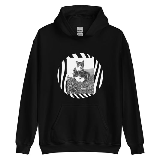 Jeder braucht einen gemütlichen Hoodie, in den man sich einkuscheln kann, also entscheide dich für einen, der weich, glatt und stylisch ist. Er ist die perfekte Wahl für kühlere Abende!