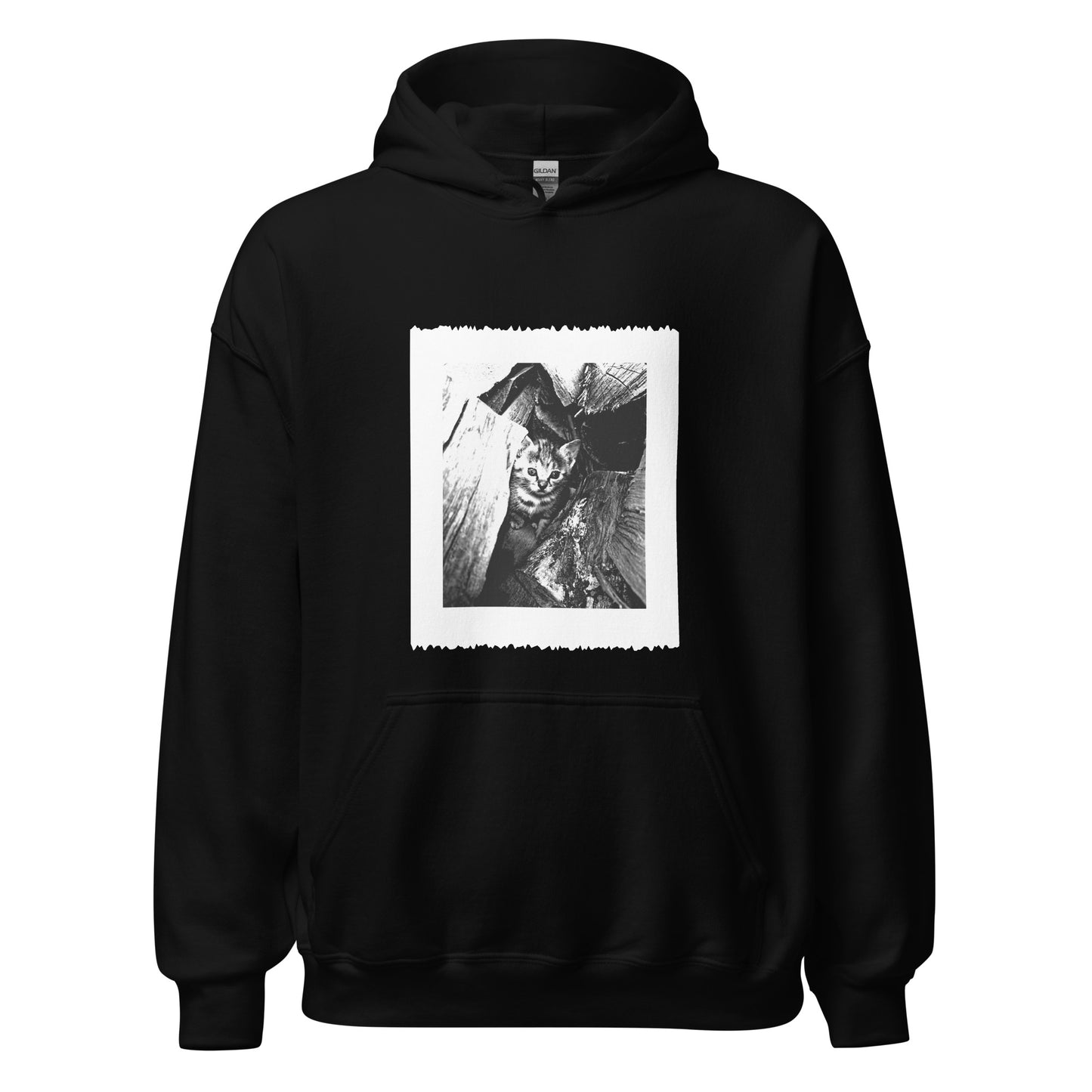 Jeder braucht einen gemütlichen Hoodie, in den man sich einkuscheln kann, also entscheide dich für einen, der weich, glatt und stylisch ist. Er ist die perfekte Wahl für kühlere Abende!