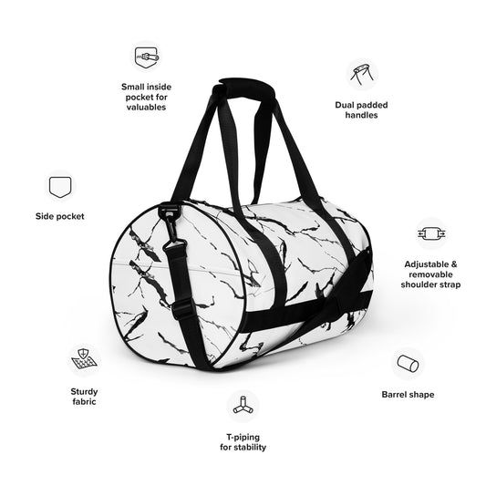 Bereit für Fitness? Verleihe deinem Training mit dieser vollflächig bedruckten Sporttasche neuen Schwung. Diese Tasche aus 100 % Polyester und robustem, wasserabweisendem Stoff vereint Spaß und Funktion. Und sie hat zusätzliche Taschen! • 100 % Polyester • Stoffgewicht : 336 g/m² (9,91 oz/yd²) • Wasserdicht und langlebig • Robustes Material mit verstärkter Unterseite für mehr Stabilität • T-Piping für Stabilität