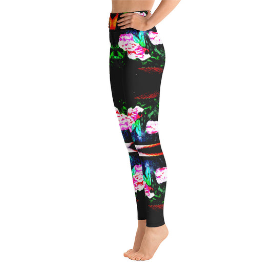 Super weiche, dehnbare und bequeme Yoga Leggings.  • 82 % Polyester, 18 % Elastan • Vier-Wege-Stretch, d. h. der Stoff dehnt sich in Längs- und Querrichtung aus und zieht sich wieder zusammen • Hergestellt aus einem Mikrofasergarn, das den Artikel glatt und bequem macht • Erhöhter Bund • Nach dem Druck präzise geschnitten und handgenäht