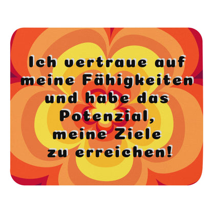 Jede Maus braucht ein gutes Mauspad! Unser Mauspad bietet hervorragenden Halt und mühelose Mausbewegungen, und das mit Stil. • Weiche Polyesteroberfläche • Naturkautschukbasis • Abgerundete Kanten