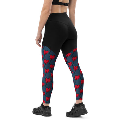 Diese Sport-Leggings aus verdichtetem Stoff sind für mäßige bis intensive Trainingseinheiten ein Muss! Sie sind weich, komfortabel und schick: ideal für alle mit einem aktiven Lebensstil.  • 57 % Polyamid, 43 % Elastan (Oberer Teil der Leggings) und 78 % Polyester, 22 % Elastan (Unterer Teil der Leggings)