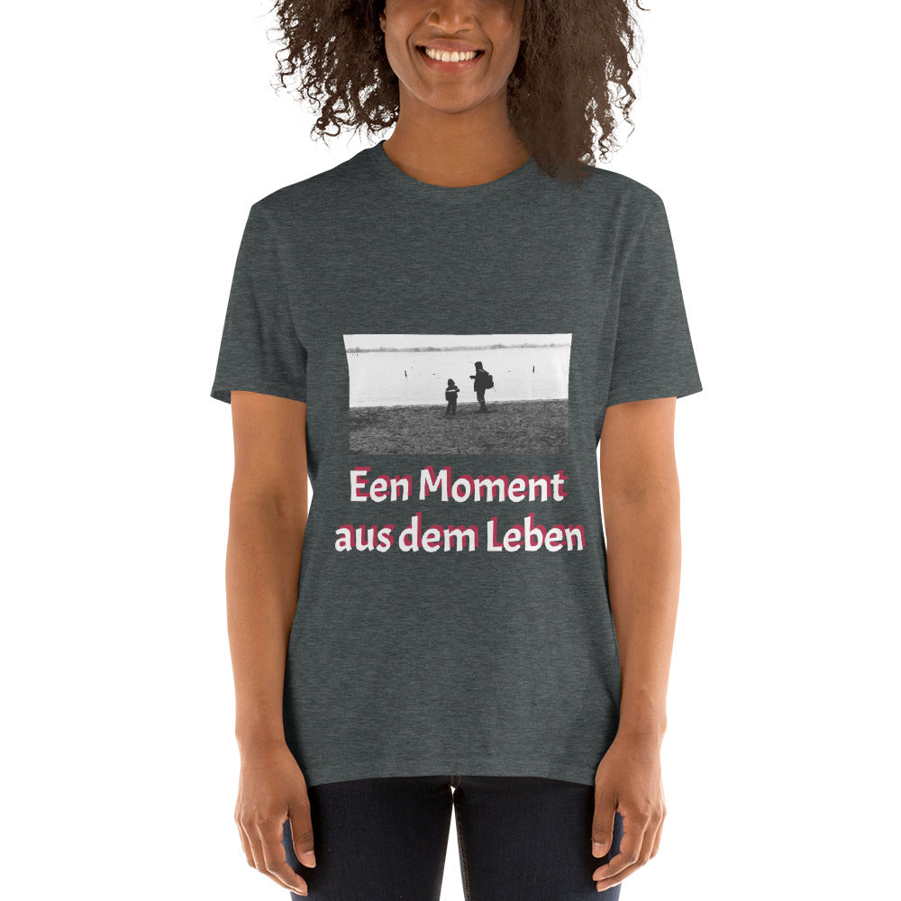 Essenzielles Unisex T-Shirt | Gildan 64000 "Een moment aus dem Leben"