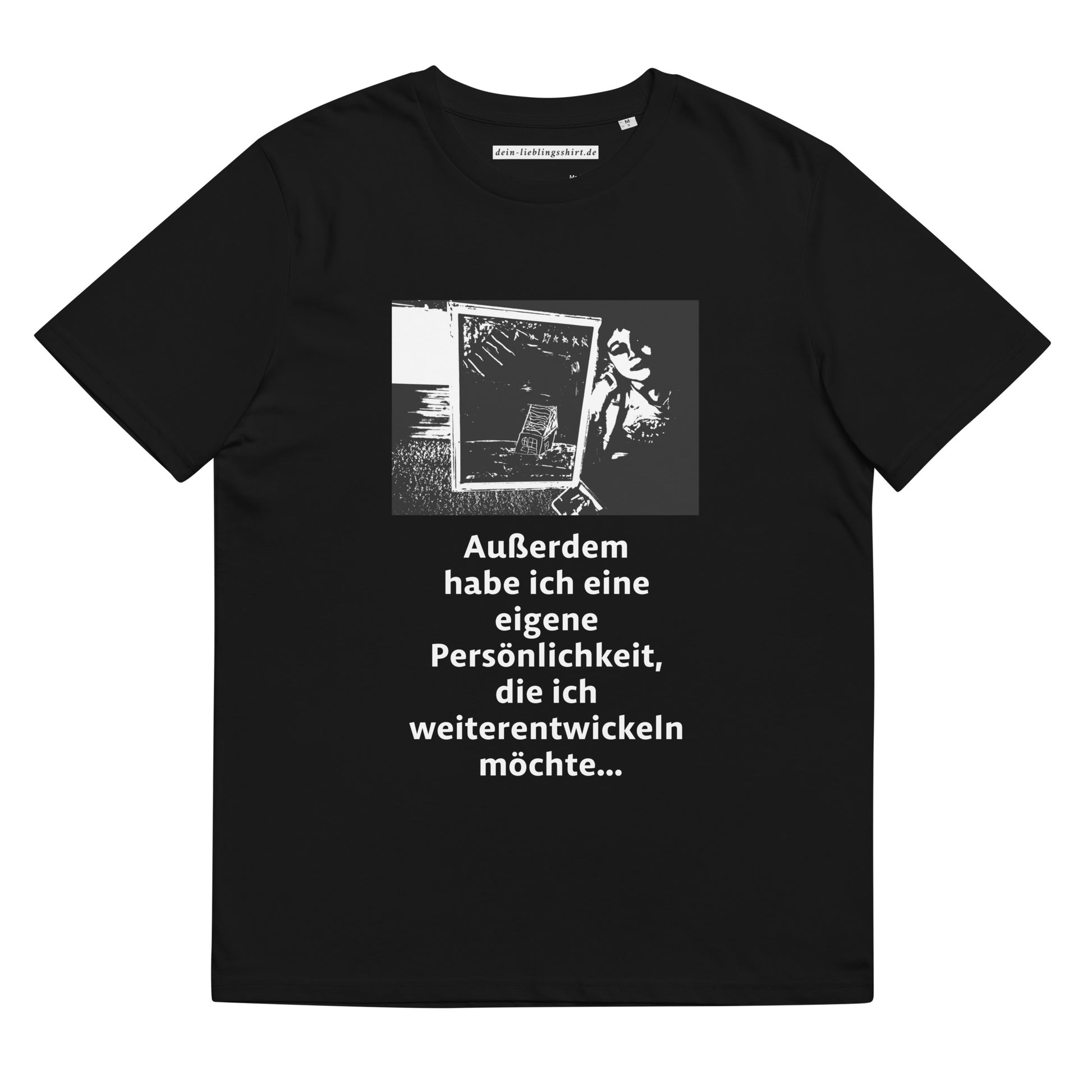 Aus 100 % organischer, ringgesponnener Baumwolle: dieses Unisex T-Shirt ist ein absolutes Must-Have. Es ist qualitativ hochwertig, super bequem und das Beste von allem: umweltfreundlich.  Es ist Teil einer Serie von 7 Designs, die aufeinander aufbauen und eine kleine, aber wichtige Geschichte erzählen. Nummer 2: Außerdem habe ich eine eigene Persönlichkeit, die ich weiterentwickeln möchte...