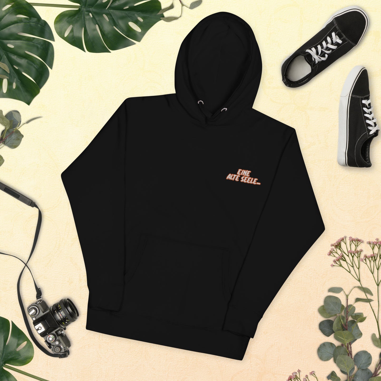 Wer hätte gedacht, dass der weichste Kapuzenpulli, den du je hattest, so ein cooles Design hat? Du wirst den Kauf dieses klassischen Streetwear-Stücks mit bequemer Kängurutasche und warmer Kapuze für kühle Abende nie bereuen.  • Außenseite aus 100 % Baumwolle • 65 % ringgesponnene Baumwolle, 35 % Polyester • Känguru-Tasche